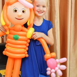 balloon twisting